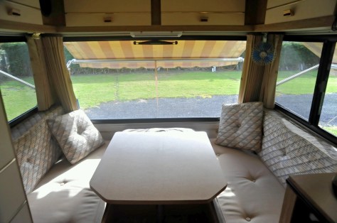 Spacious seating arsa