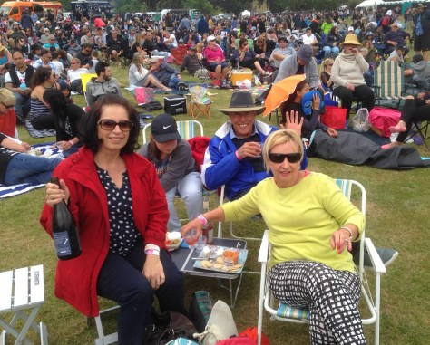 Fiona, Chloe, Rob and Helen and the crowd.
